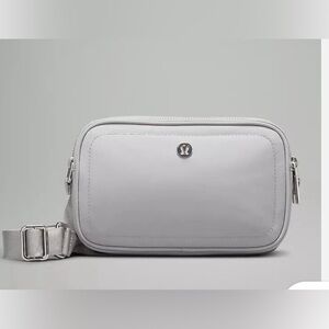 Lululemon Crossbody Camera Bag 2L, silver drop, *NWT